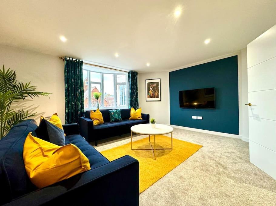Bournemouth Getaway: 3Br Apartment Near Beach Buitenkant foto