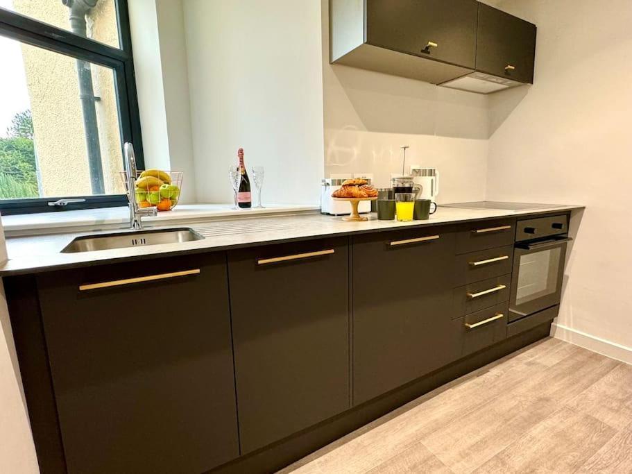 Bournemouth Getaway: 3Br Apartment Near Beach Buitenkant foto